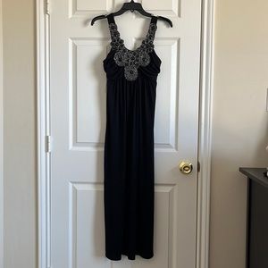 Black sleeveless long dress